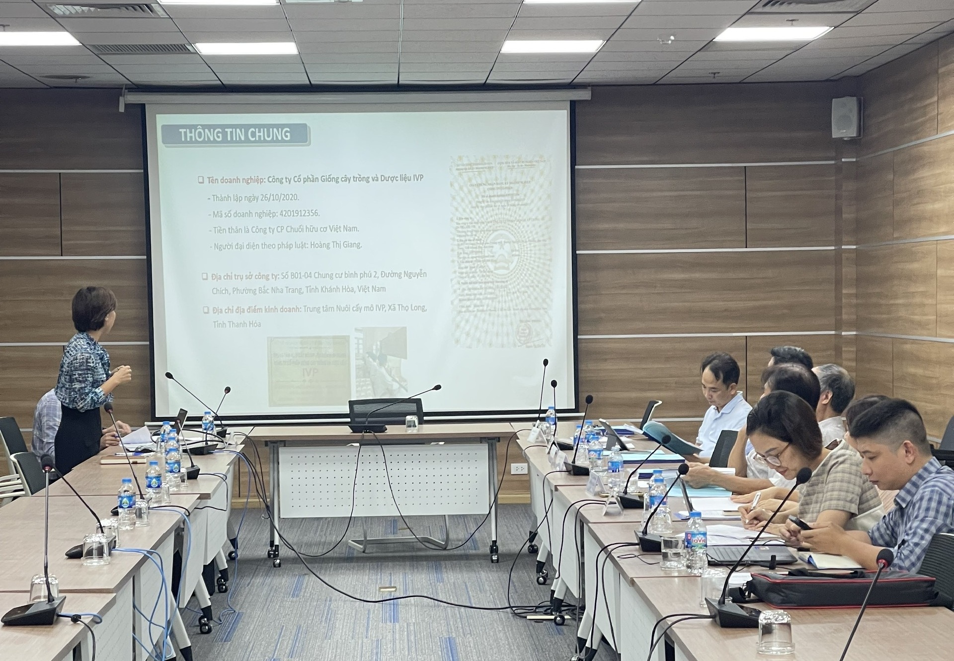 Công ty Giống cây trồng và Dược liệu IVP được cấp Giấy chứng nhận Doanh nghiệp Khoa học và Công nghệ